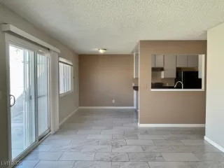 Photo #3: 2717953 Listing