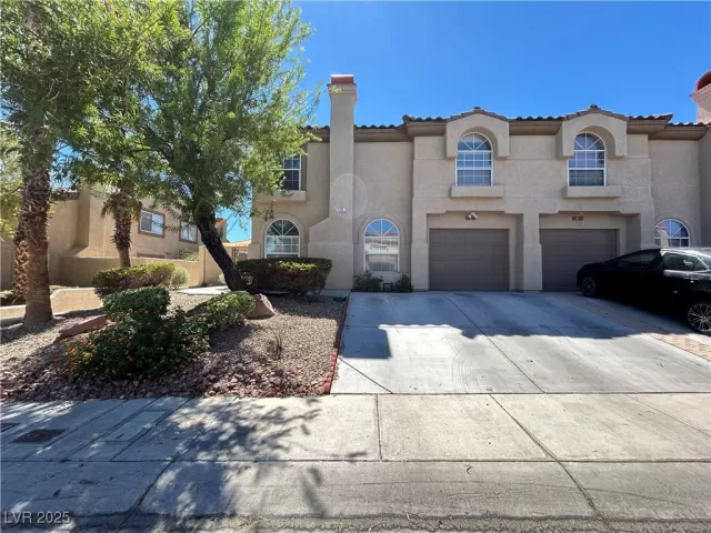 MLS: 2717959 Condo For Sale