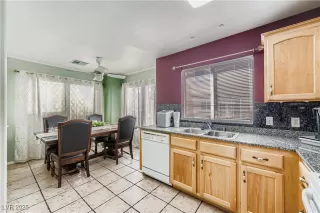 Photo #2: 2717961 Listing 