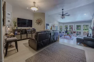 Photo #2: 2717978 Listing 