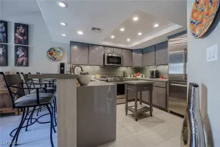 Photo #4: 2717978 Listing 