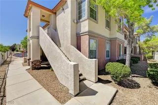 Photo #3: 2717984 Listing