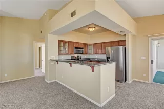 Photo #5: 2717984 Listing