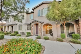 Photo #2: 2718007 Listing 