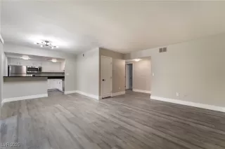 Photo #3: 2718014 Listing 