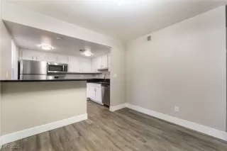 Photo #4: 2718014 Listing 