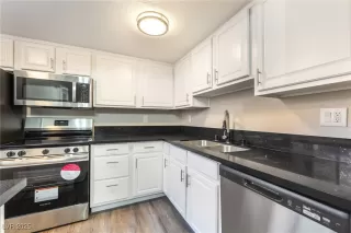 Photo #5: 2718014 Listing 