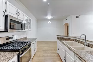 Photo #1: 2718016 Listing 