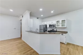 Photo #4: 2718016 Listing 