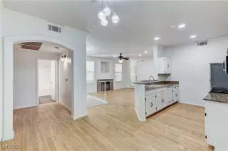 Photo #5: 2718016 Listing 