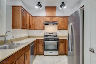 Photo #1: 2718019 Listing 