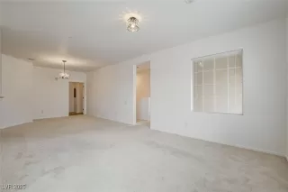 Photo #4: 2718019 Listing 