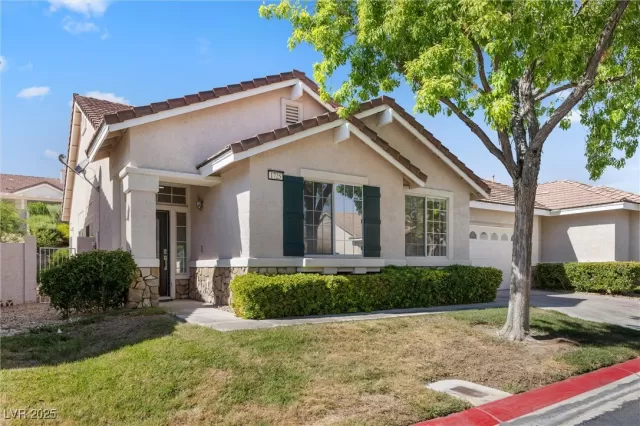 MLS: 2718021 Condo For Sale