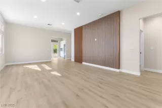 Photo #4: 2718021 Listing 