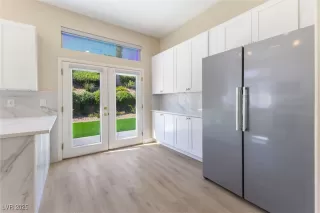 Photo #6: 2718021 Listing 