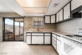 Photo #4: 2718029 Listing 