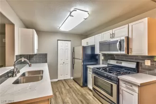 Photo #4: 2718044 Listing 