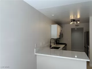 Photo #1: 2718047 Listing 