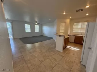 Photo #3: 2718067 Listing 