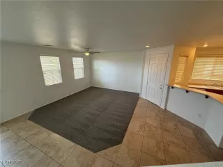 Photo #4: 2718067 Listing 