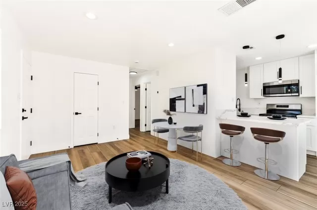 MLS: 2718085 Condo For Sale