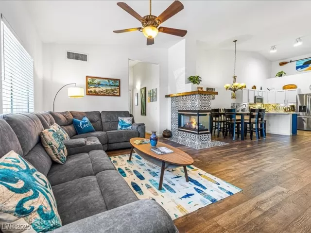 MLS: 2718106 Condo For Sale