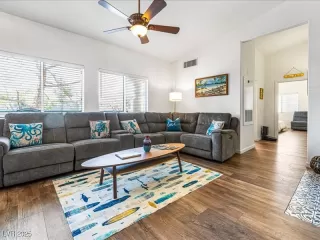 Photo #3: 2718106 Listing 