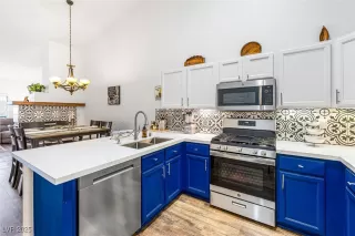 Photo #6: 2718106 Listing 