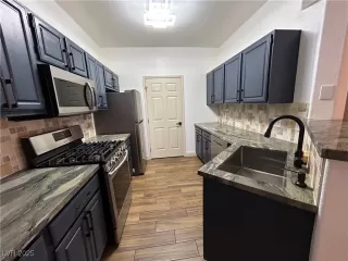 Photo #3: 2718119 Listing 