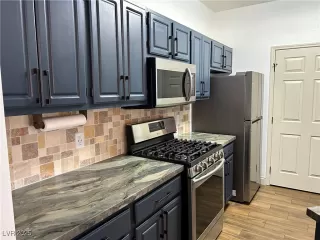 Photo #4: 2718119 Listing 