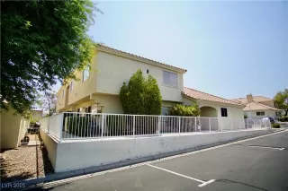 Photo #2: 2718133 Listing 