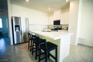 Photo #1: 2718140 Listing 