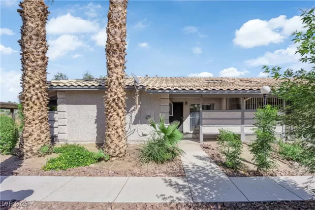 MLS: 2718143 Condo For Sale