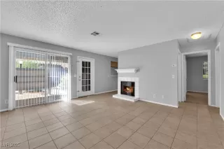 Photo #5: 2718143 Listing