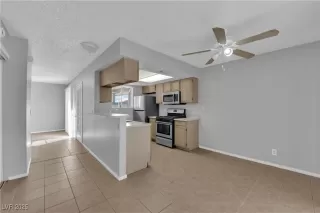 Photo #6: 2718143 Listing