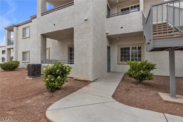 MLS: 2718150 Condo For Sale