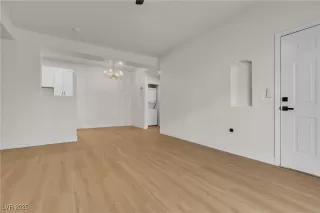 Photo #2: 2718150 Listing