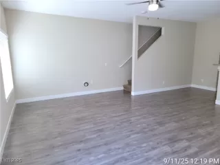 Photo #3: 2718173 Listing 