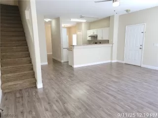 Photo #5: 2718173 Listing 