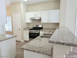 Photo #6: 2718173 Listing 