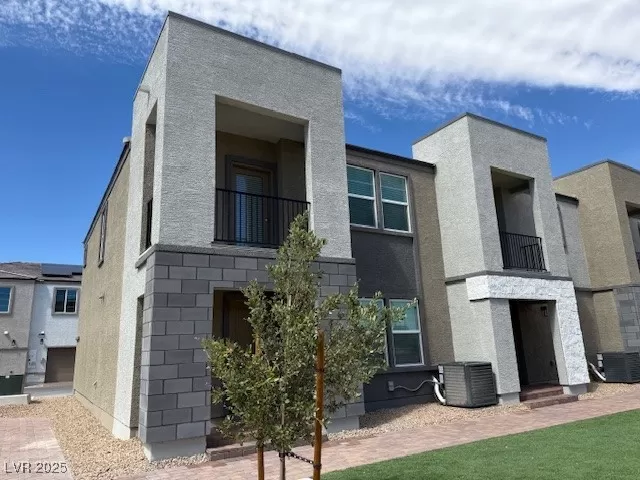 MLS: 2718183 Condo For Sale