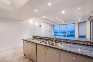 Photo #4: 2718192 Listing