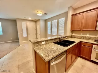 Photo #5: 2718209 Listing 