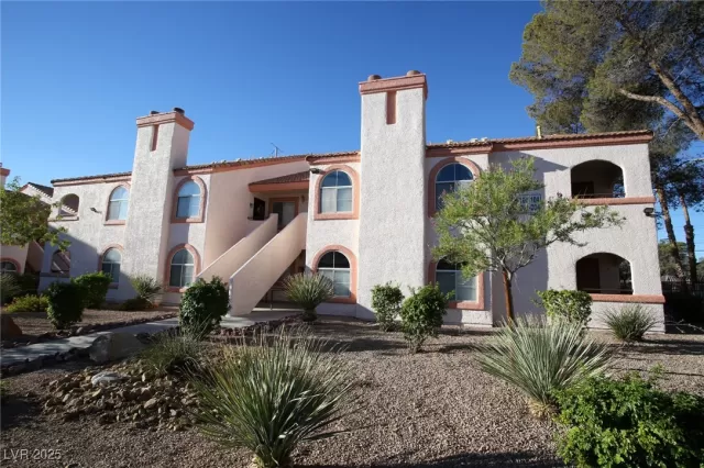 MLS: 2718214 Condo For Sale