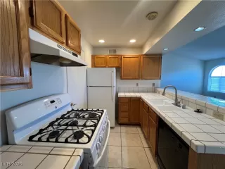 Photo #4: 2718214 Listing 