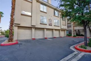 Photo #1: 2718216 Listing 