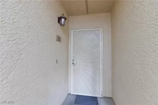 Photo #3: 2718216 Listing 