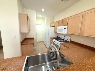 Photo #4: 2718239 Listing 