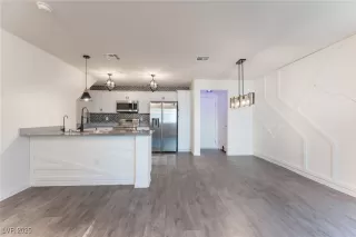 Photo #4: 2718244 Listing 