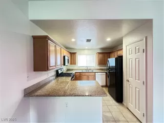 Photo #5: 2718271 Listing 